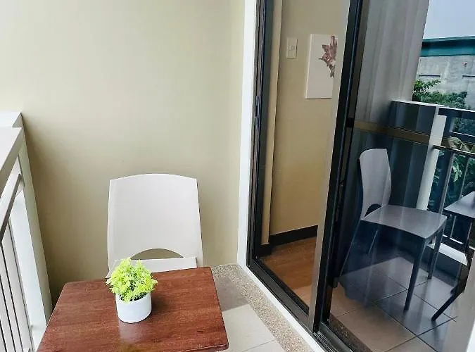 Calathea Place By Dmci In Paranaque アパートホテル